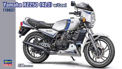 Hasegawa 21758 Yamaha RZ250 (4L3) с капотом (1982) (Limited Edition) 1/12