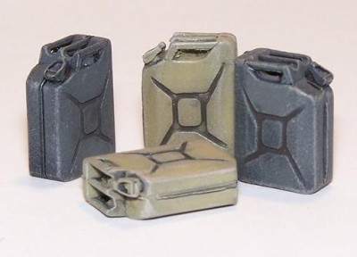 Plus model EL050 German jerrycan 1:35