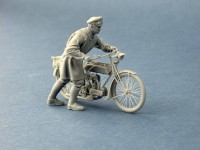 Copper State Models F35-062 Фигура, Британский курьер толкает свой мотоцикл 1/35