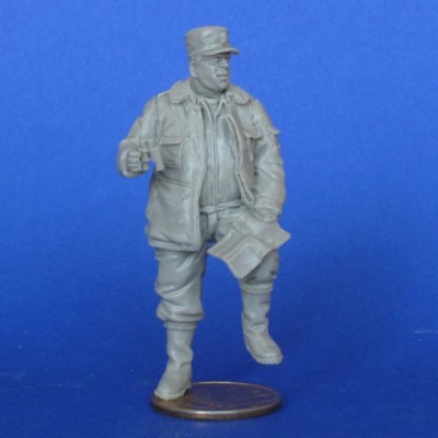 Master Club MCF35222 Старший офицер ВС РФ и водитель 1/35