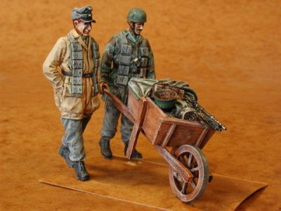 CMK F35030 German Fallschirmjger + Wheel + Barrow 1/35