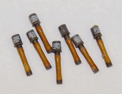 Plus model EL052 German grenades 1:35