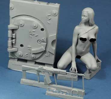 Girls G-35045 Девушка и автомат 1:35