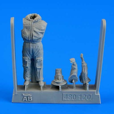 Aerobonus 480120 Soviet Pilot - the Cold War period 1/48