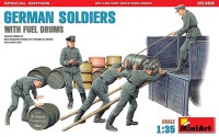 Miniart 35366 German Soldiers w/ fuel drums (5 fig.) 1/35