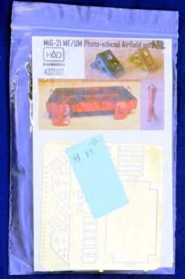 HAD PE32007 MiG-21 MF/UM Airfield set (PE,resin,decals) 1/32