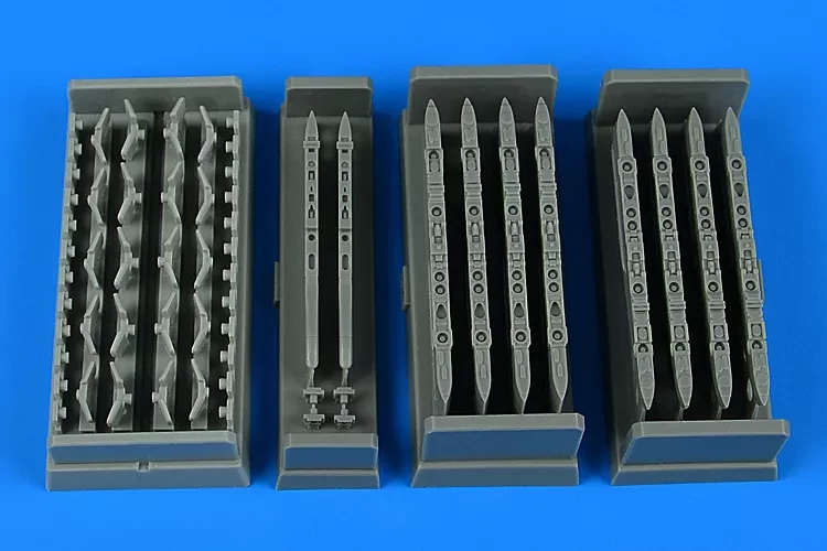 Aires 4901 Su-25 Frogfoot wing pylons - early (ZVE) 1/48