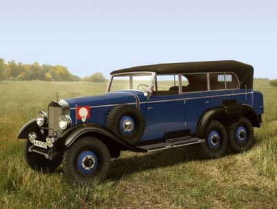 ICM 35532 Typ G4 (W31) with open cover WWII German Personnel Car 1/35