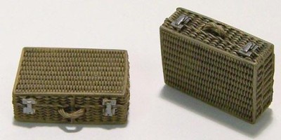 Plus model EL011 Suitcase 1:35
