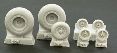 Plusmodel AL7068 B-24 Liberator wheels - diamond tread 1/72