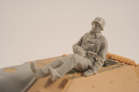 CMK F35260 German WW II Hetzer Sitting Infantry man 1/35