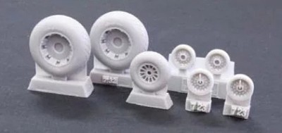 Plusmodel AL7070 PB4Y-2 Privateer wheels - diamond tread 1/72
