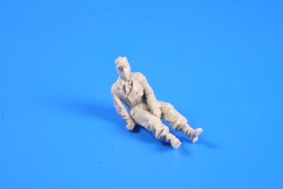 CMK F35261 German WW II Hetzer Crewmember 1/35