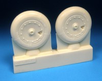 Barracuda Studios BCR32359 Focke-Wulf Fw-190A-6 thru to Fw-190A-9 and early Fw-190A-6 with smooth tyres 1/32