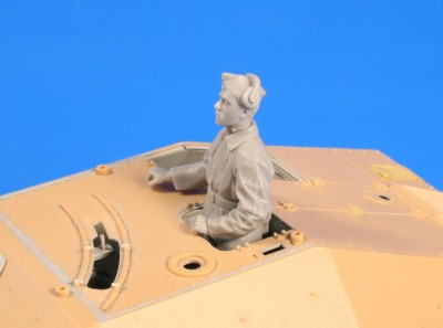 CMK F35262 German WW II Hetzer Radio Operator / Gunner 1/35