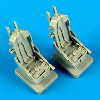 Quickboost QB48 489 F-5F seats with safety belts 1/48