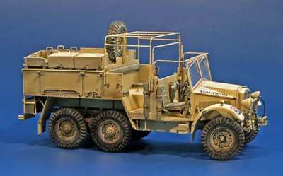 Plus model 321 British artillery tractor CDSW 30-CWT 1:35