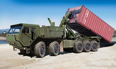 I love kit 63550 Американский тягач LVSR MKR18 с 20 футовым контейнером 1/35