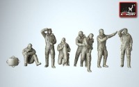 Armory ARF1401 RAF WWII Heavy Bomber Crew in high-altitude outfit full set (2 figures and dog) 1/144