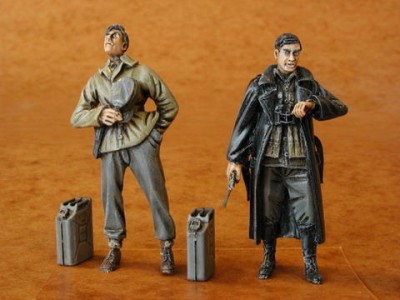 CMK F35068 German Railwaymen WWII (2 fig. ) 1/35