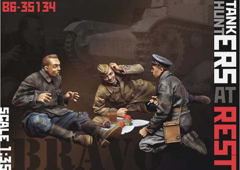 Bravo6 35134 Советские танкисты на привале, 3 фигуры 1:35