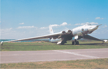 Anigrand ANIG4042 Myasishchev M-6 Bison-B / 3MD Bison-C 1/144
