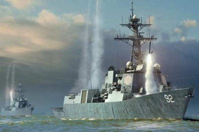 Hobby Boss 83413 Американский Эсминец USS DDG-92 Momsen 1/700