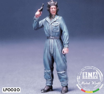 Condor F-350116 Советский танкист с пистолетом, WW II 1:35