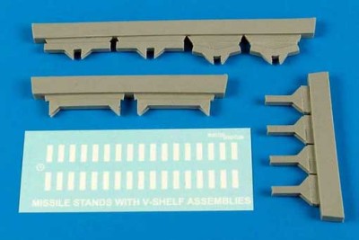 Aerobonus 320016 USAF missile maintenance stands with v-shelf assem. 1/32