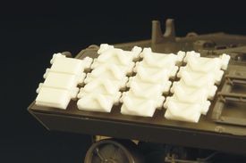 Hauler HLX48101 M4/M10 external track armor 1/48