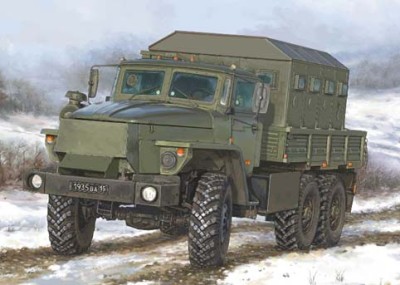 Trumpeter 01071 Russian URAL-4320 CHZ 1/35