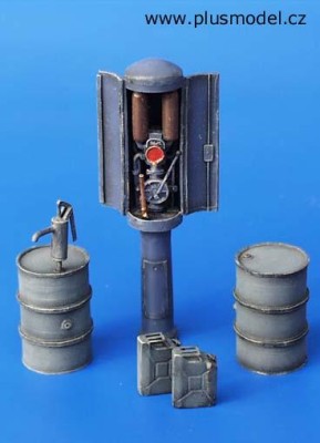 Plus model 056 Petrol Station 1:35