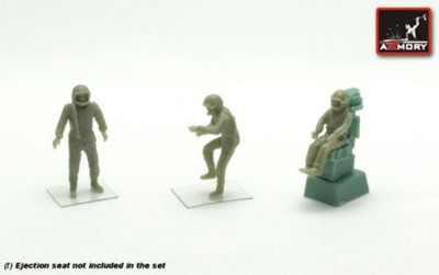 Armory ARF7213 Soviet pilots (modern air defence aviation) - 3 figures 1/72