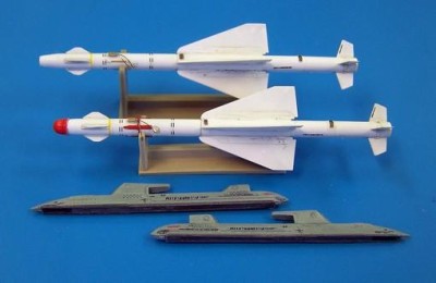 Plus model AL4022 Rusian missile R-24 T Apex / Rusk raketa R-2 1:48
