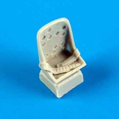 QuickBoost QB72396 A6M2b Zero seat with safety belts 1/72