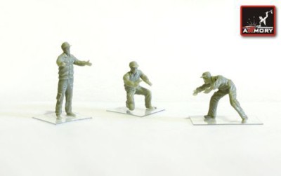 Armory ARF7214 Soviet modern airfield ground personnel - 3 figures 1/72