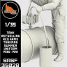 Sarmat Resin SRsf35028 Танкист за перекачкой горючего в летней форме РККА 1935-1941 1/35