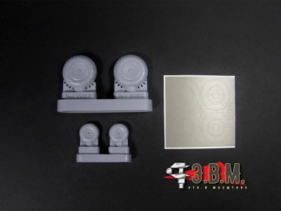 ЭВМ RS48037 Ми-4 Колеса шасси (протектор &quot;шашки&quot;) 1/48