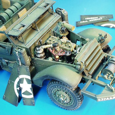 Plus model 151 U. S. Troop Carrier Halftrack – engine set 1:35