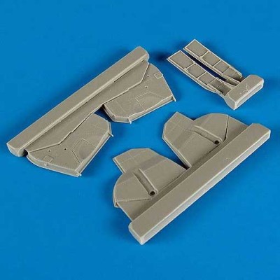 QuickBoost QB48086 P-47D undercariage covers 1/48