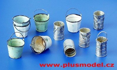 Plus model 152 Metal buckets and cans 1:35