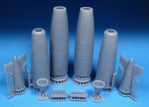 Barracuda Studios BCR32477 Douglas A-4 Skyhawk 300 Gallon Drop-tanks 1/32