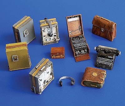 Plus model 249 German radio set with Enigma 1:35