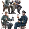 Miniart 35396 German Soldiers in Cafe (4 fig,tables&chairs) 1/35