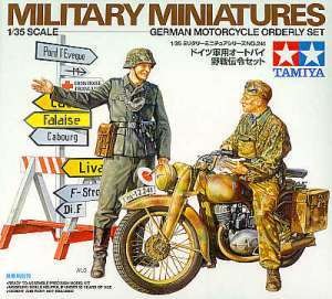 Tamiya 35241 Мотоцикл DKW NZ350, регулировщик и дорoжные знаки 1/35