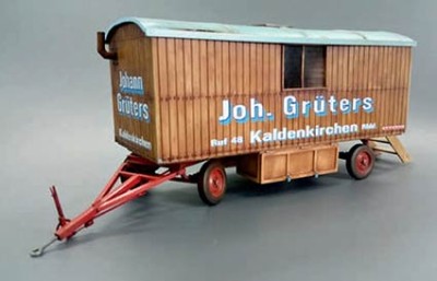 Plus model 504 1/35 Caravan (full resin kit)