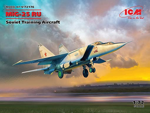 ICM 72176 МиГ-25 РУ, Советский учебный самолет 1/72