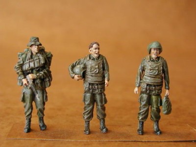 CMK F48053 U. S. Helicopter Crew, Vietnam (3fig. ) 1/48