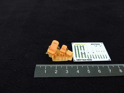 Metallic Details MDR72114 Martin B-26 Marauder Seats x 2 and 3d-printed seatbelts 1/72