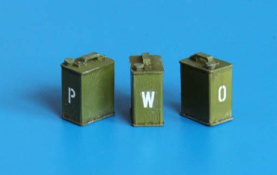 Plus model EL016 GB cans - WWII 1:35